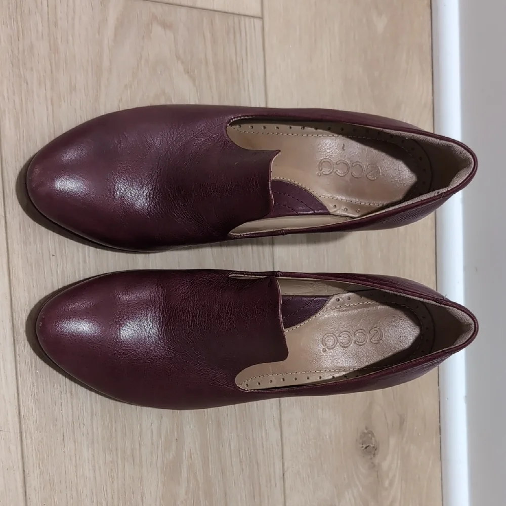Ecco Dark Red Leather Slip-On Shoes - Picture 2 of 6